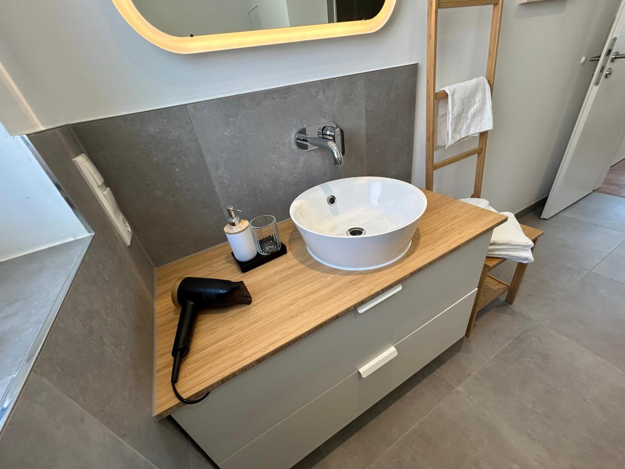 Neues Trendy Dachgeschossloft Apartment
